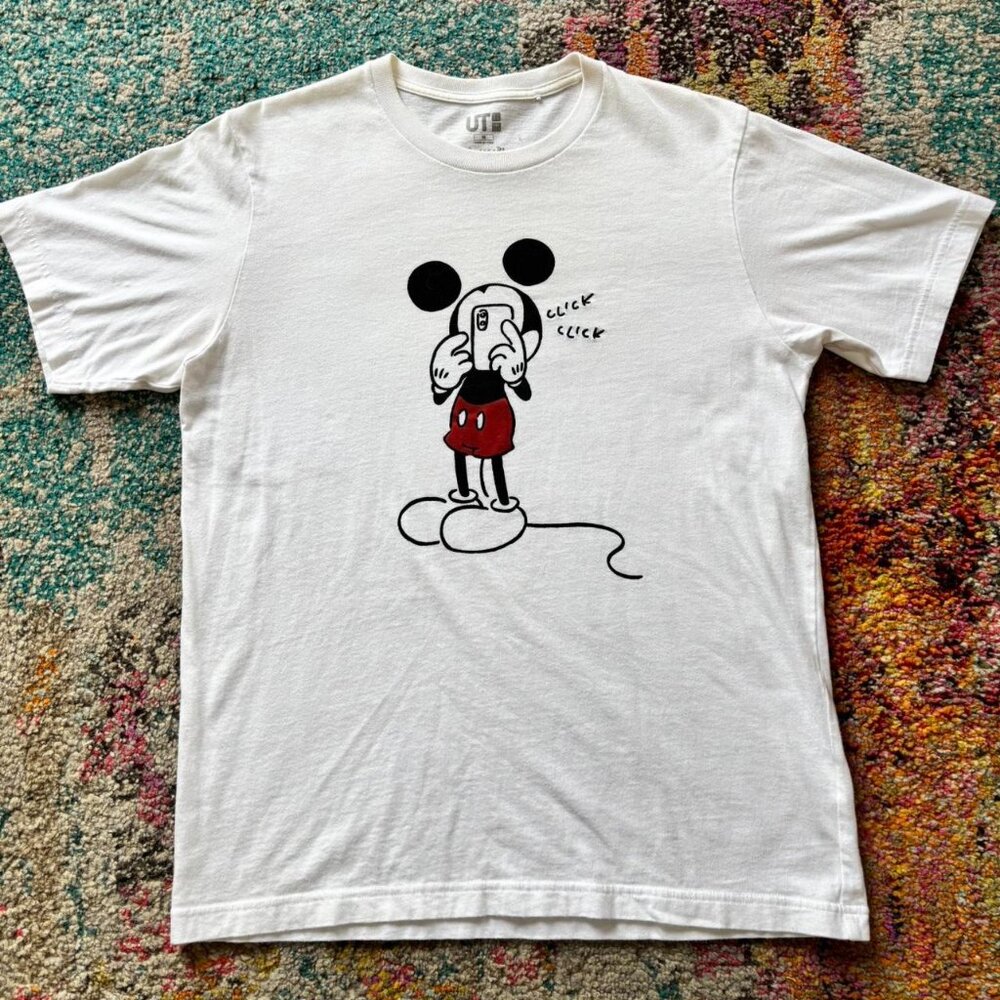 Uniqlo UT Mickey Mouse Graphic T-Shirt – White Minimal Disney Camera Tee | Disne